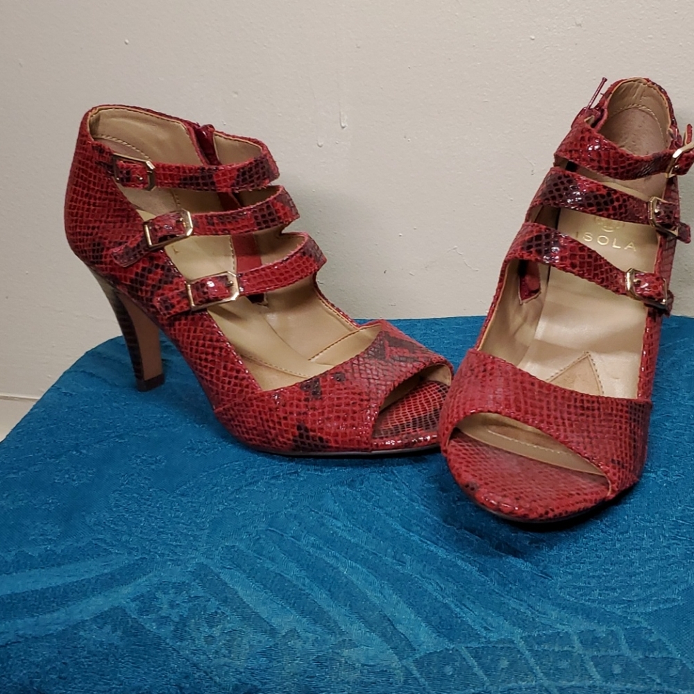 Snake red and black isola Heels